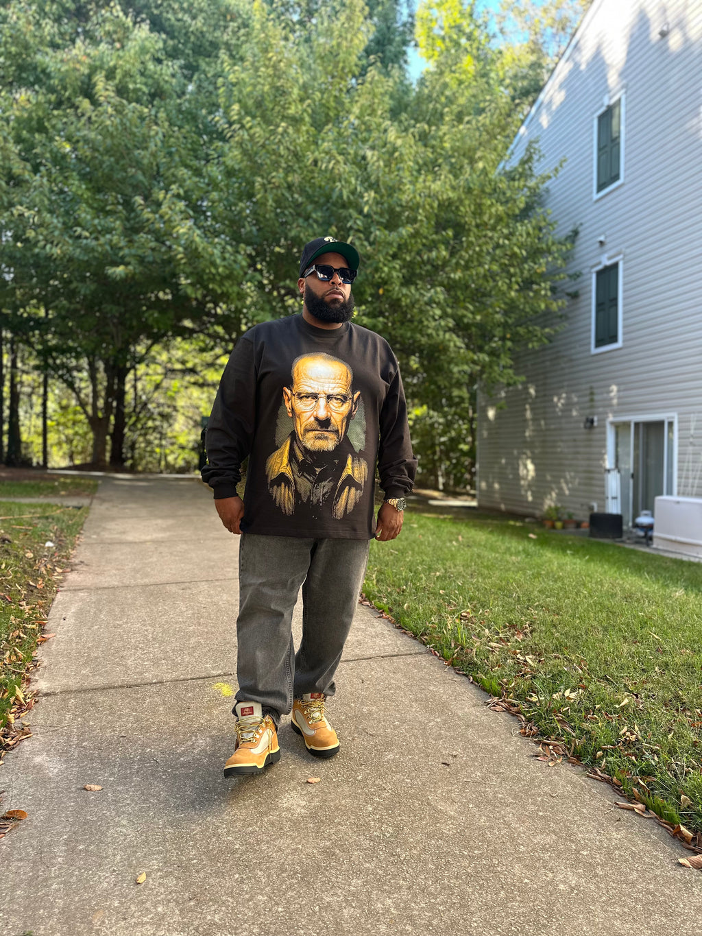 "Heisenberg" Big Face Graphic long Sleeve max heavyweight tee in black.