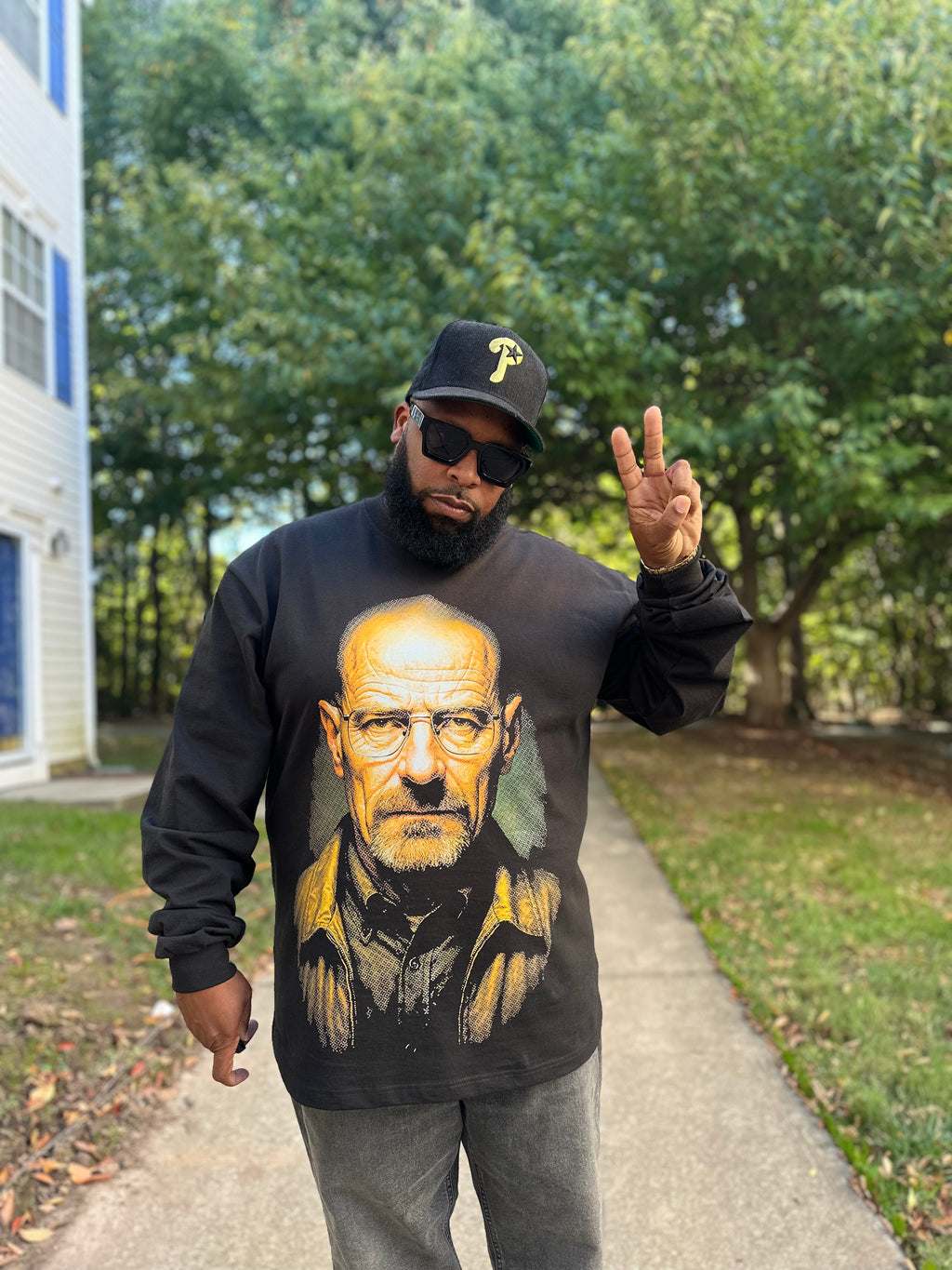 "Heisenberg" Big Face Graphic long Sleeve max heavyweight tee in black.
